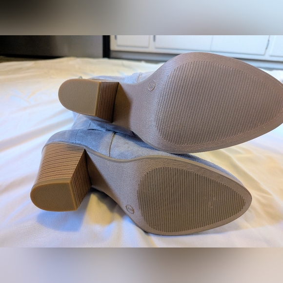 Over The Knee Light Gray Boots New In Box - Picture 5 of 11